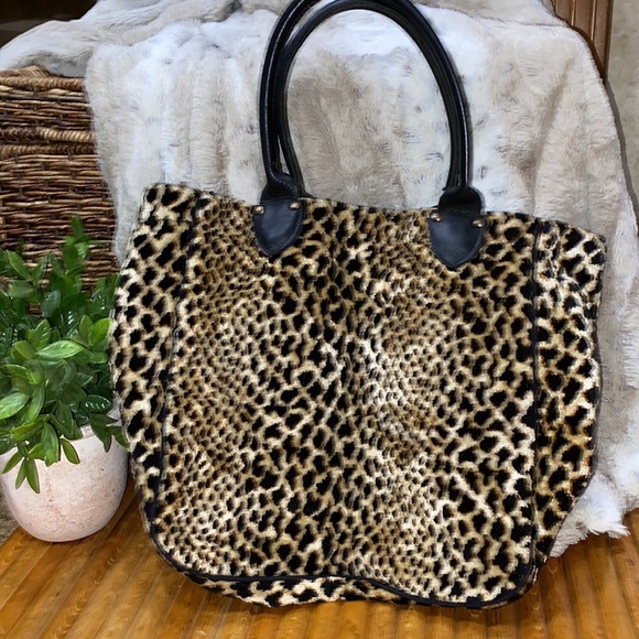 Accessories Unlimited Animal Print Tote - Picture 2 of 5